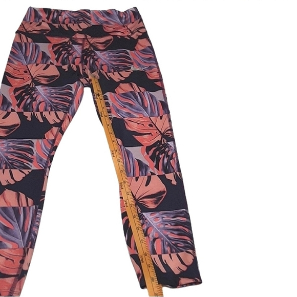 Nike Drifit Capri Leggings Womens Medium - Picture 13 of 14